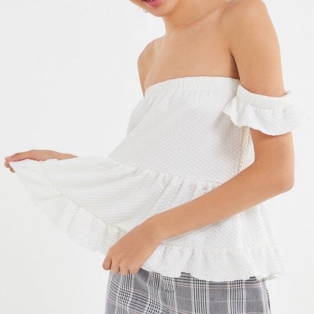 Urban Outfitters Off-Shoulder Ruffled Crop Top-Med